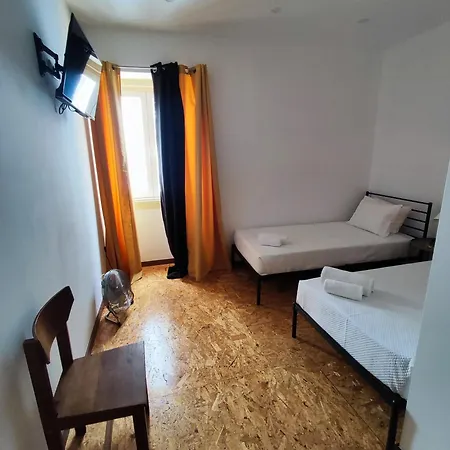 Guest House Rooms In Bairro Alto